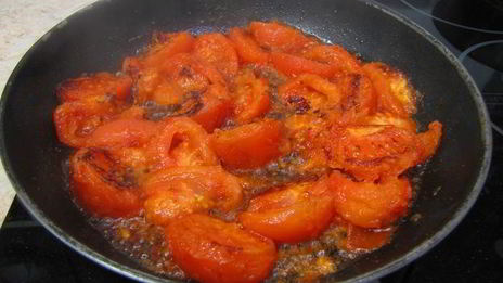 яичница с помидорами — великое сочетание продуктов