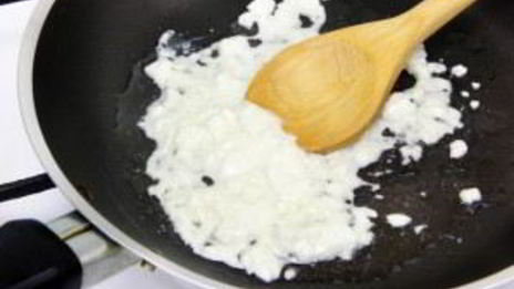 яичница с сыром фета