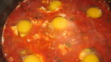 яичница с томатной пастой