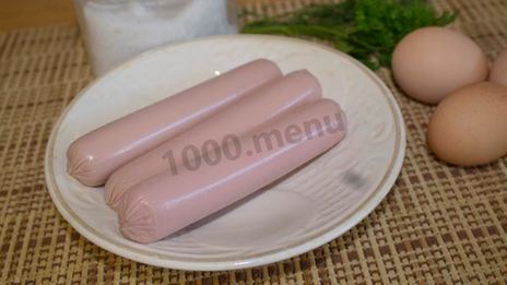яичница сердечком с сосиской