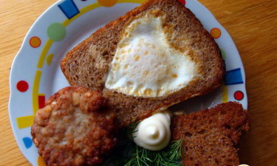 Рецепт яичница в гренке