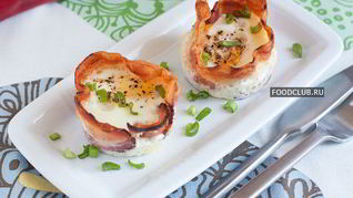 Яичница в корзиночках из бекона