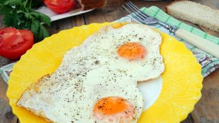 Яичница в мультиварке