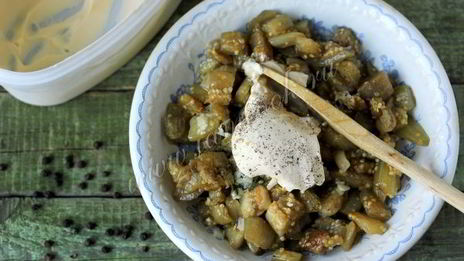 закуска из баклажанов с майонезом и чесноком