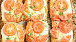 Закуска с колбасным сыром