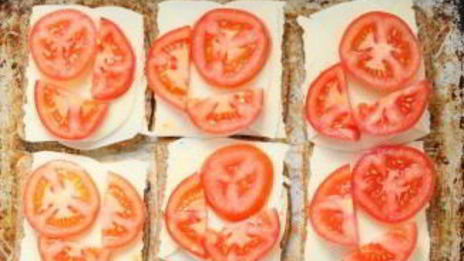 закуска с колбасным сыром