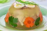 Заливное из курицы с пореем