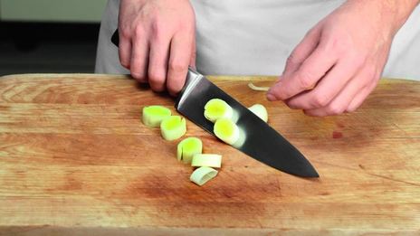 заливное из курицы с пореем