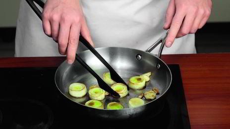 заливное из курицы с пореем