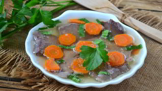 Заливное из свиного языка