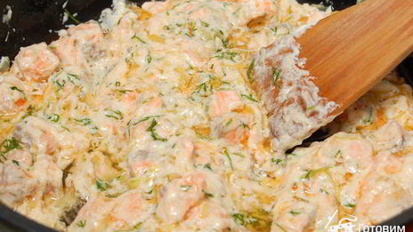 блинные мешочки с жюльеном из красной рыбы