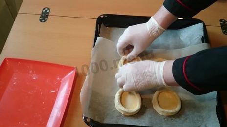 куриный жульен в слоеном тесте в воловане