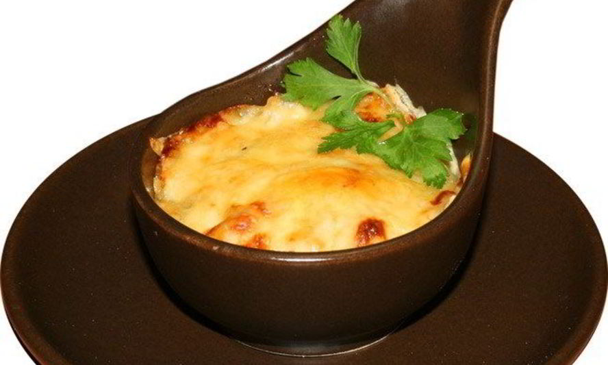 Рецепт нежный куриный жюльен с грибами и сыром