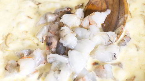 слоеные сердечки с жюльеном из креветок