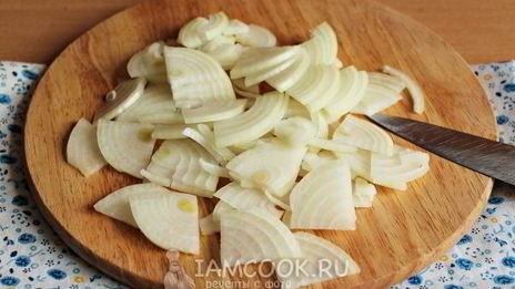 жульен с курицей и грибами в горшочках