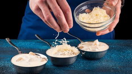 жульен с морскими гребешками