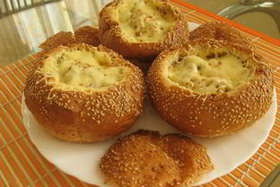 Жульен в булочке с кунжутом