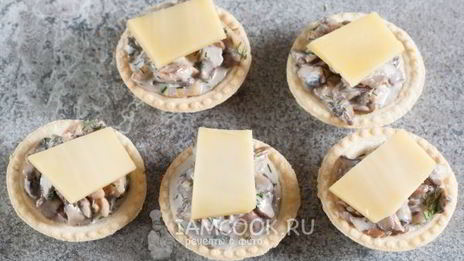 жульен в тарталетках с грибами и курицей