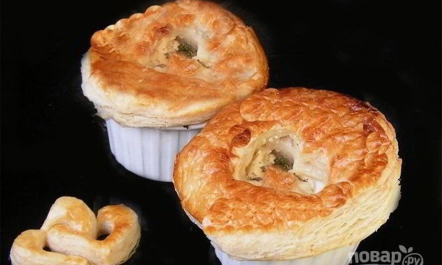 Рецепт жюльен с крышечками из слоеного теста