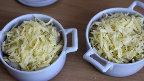 жюльен с курицей и лисичками